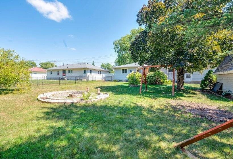 Pet Friendly Waterloo Abode W/ Deck!