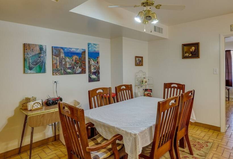 Phoenix Home W/ Patio: Near Downtown & Light Rail!