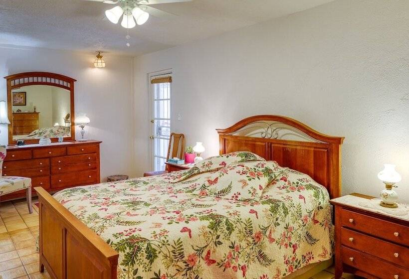 Phoenix Home W/ Patio: Near Downtown & Light Rail!