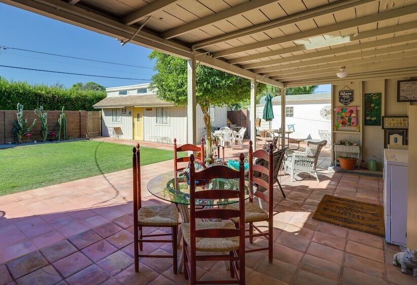 Phoenix Home W/ Patio: Near Downtown & Light Rail!