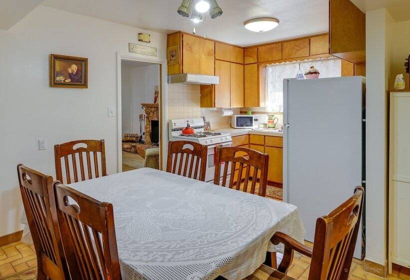 Phoenix Home W/ Patio: Near Downtown & Light Rail!