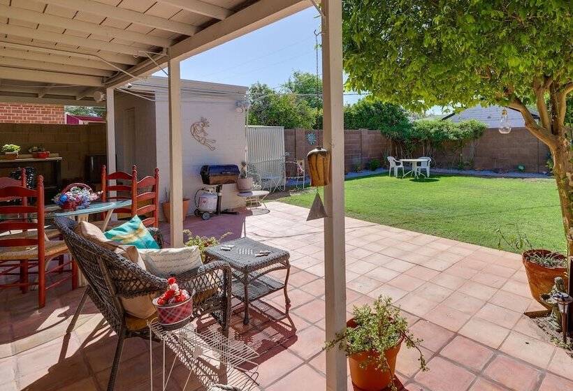 Phoenix Home W/ Patio: Near Downtown & Light Rail!