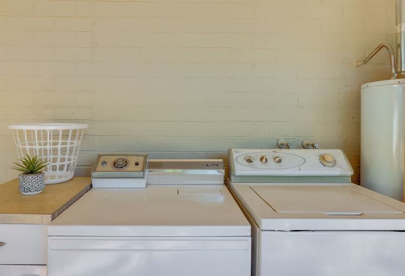 Phoenix Home W/ Patio: Near Downtown & Light Rail!