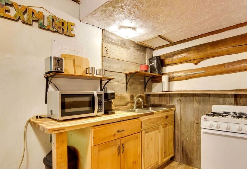 Pisgah Forest Cabin W/ Mountain + Waterfall Views!