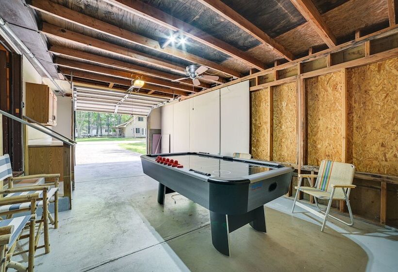 Prudenville Family Home W/ Game Room & Fire Pit!
