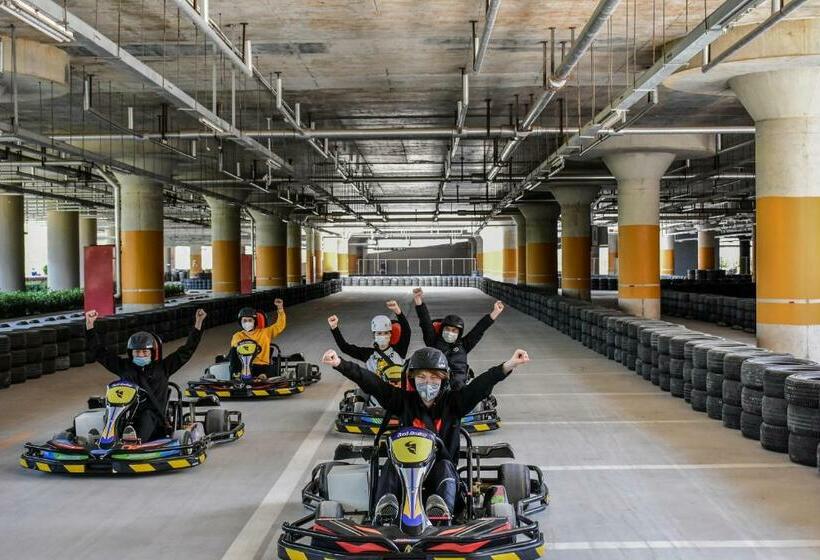 Q Box Hotel Shanghai Sanjiagang