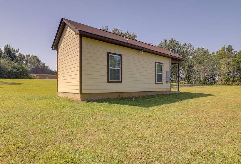 Quiet Millington Tiny House Near Naval Air Base!