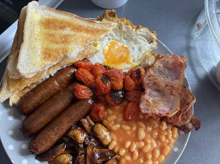 Резиденция Captivating 1 Bed House In Ammanford