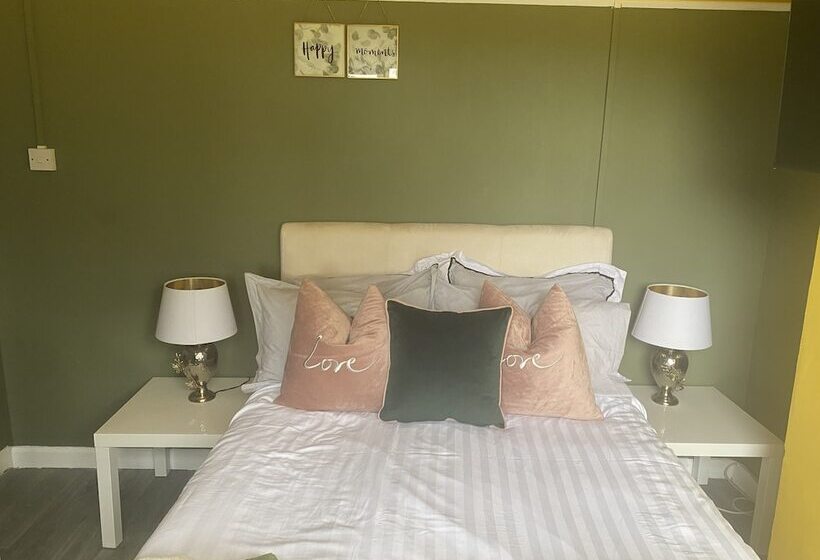 レジデンス Captivating 1 Bed House In Ammanford