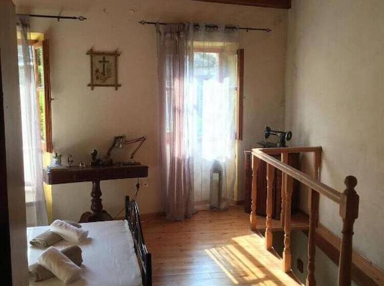 레지던스 2 Floors House In Sinarades Near Beach