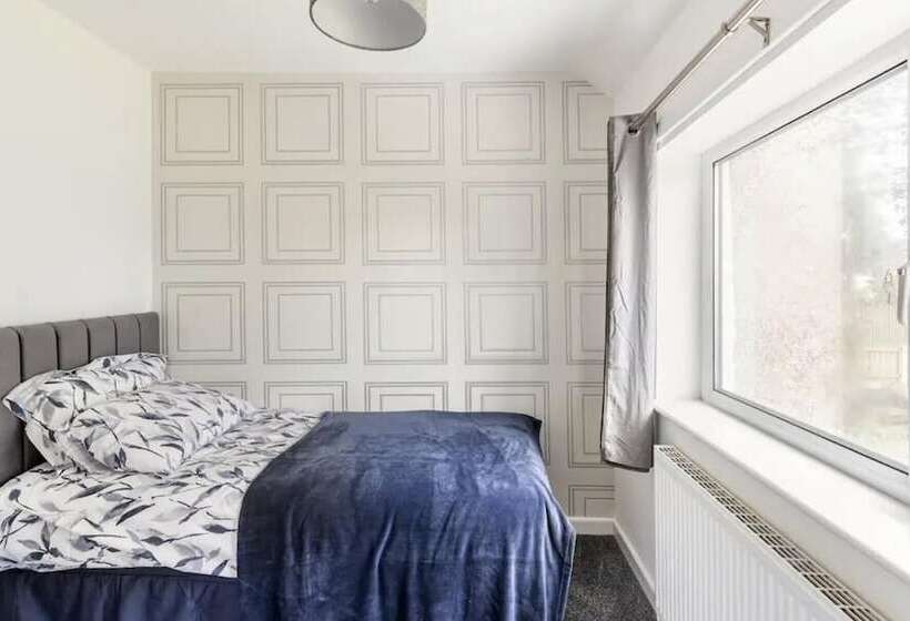 레지던스 Come & Unwind In Charming 5 Bed House In Blackburn