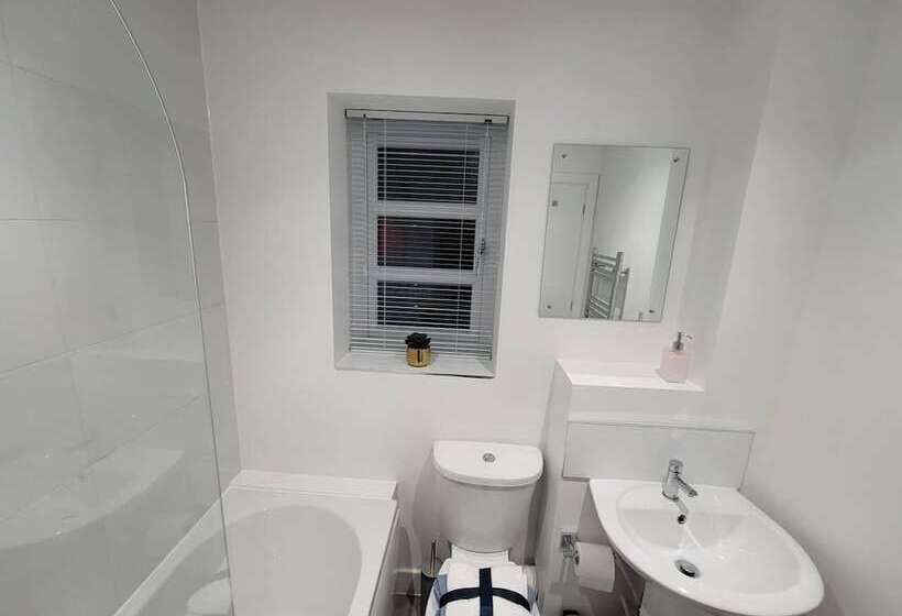 דירת נופש Impeccable 2 Bed House In Milton Keynes