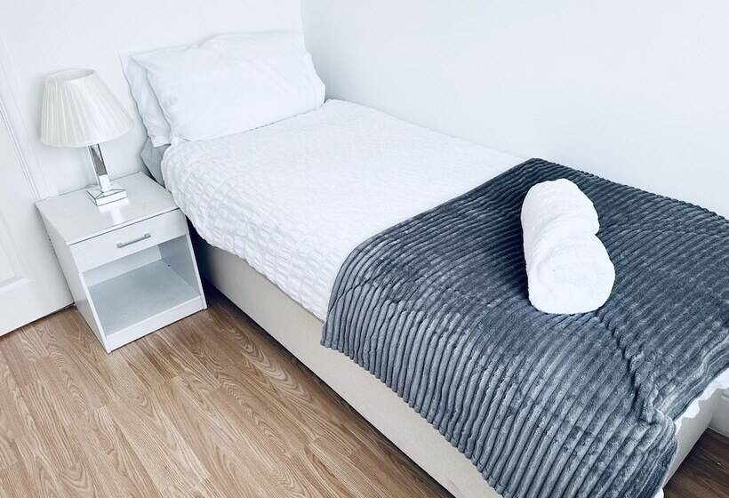 דירת נופש Impeccable 3 Bed House In Nottingham Central