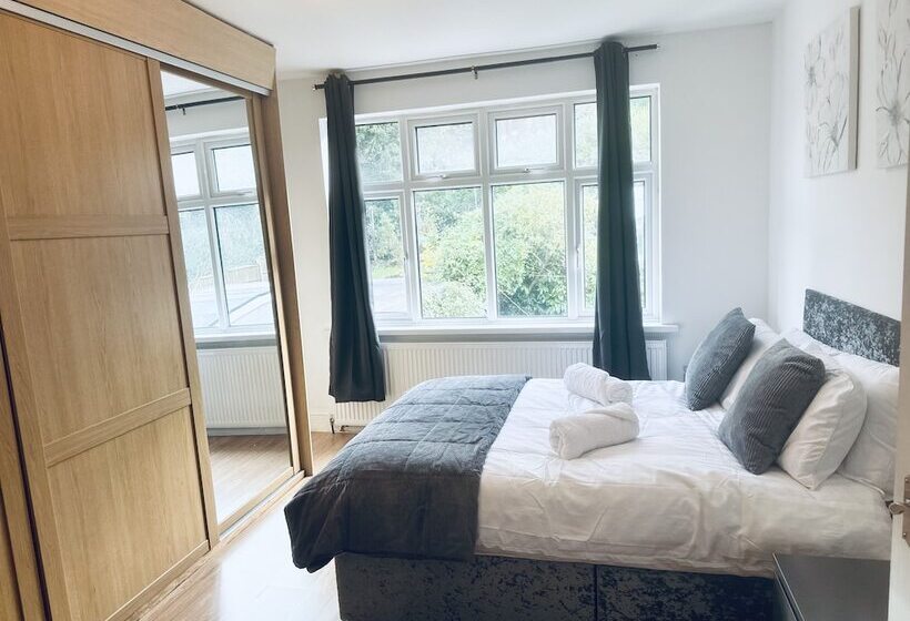 דירת נופש Impeccable 3 Bed House In Nottingham Central