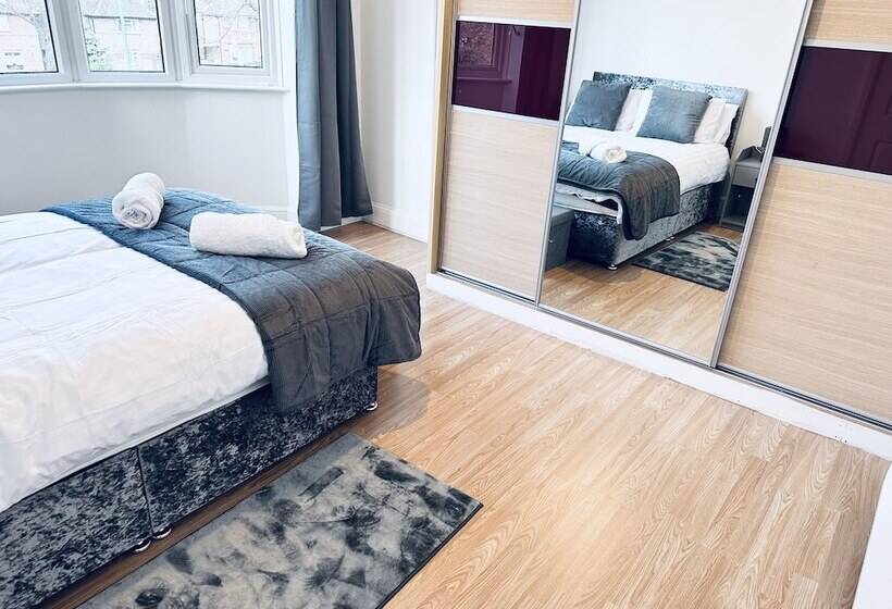 דירת נופש Impeccable 3 Bed House In Nottingham Central