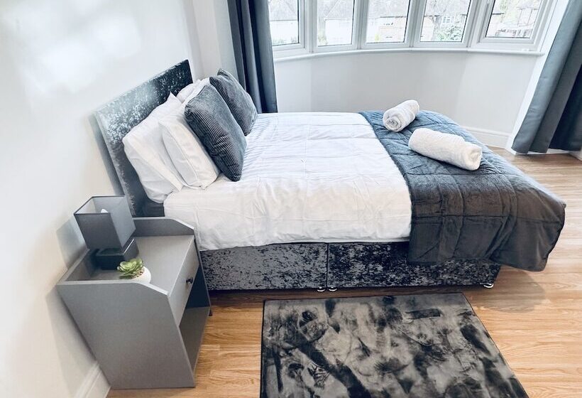 דירת נופש Impeccable 3 Bed House In Nottingham Central