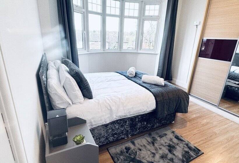 דירת נופש Impeccable 3 Bed House In Nottingham Central