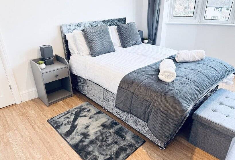 דירת נופש Impeccable 3 Bed House In Nottingham Central