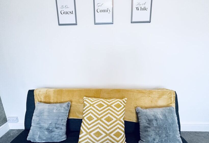 דירת נופש Impeccable 3 Bed House In Nottingham Central