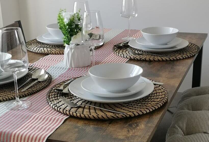 إقامة Olive And Carol S Beautiful 3 Bed House In Walsall