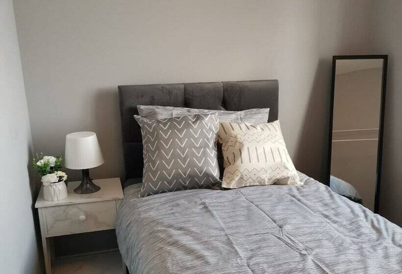 اقامتگاه Olive And Carol S Beautiful 3 Bed House In Walsall