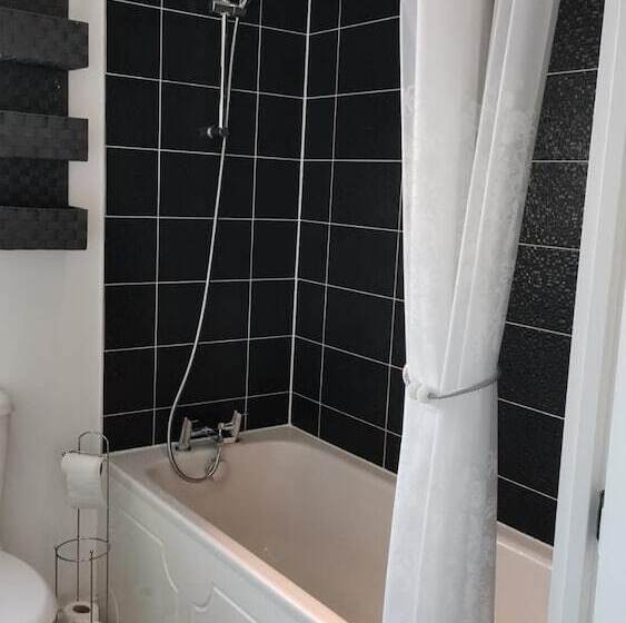 إقامة Olive And Carol S Beautiful 3 Bed House In Walsall