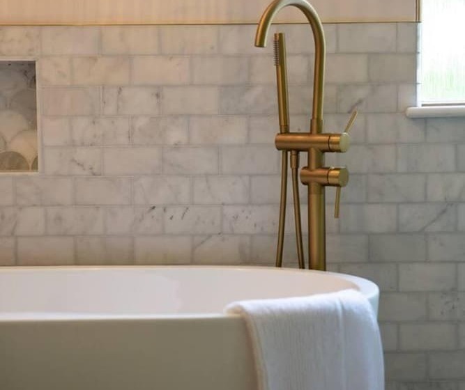 住所  Remarkable 4 Bed House Near Leeds Airport