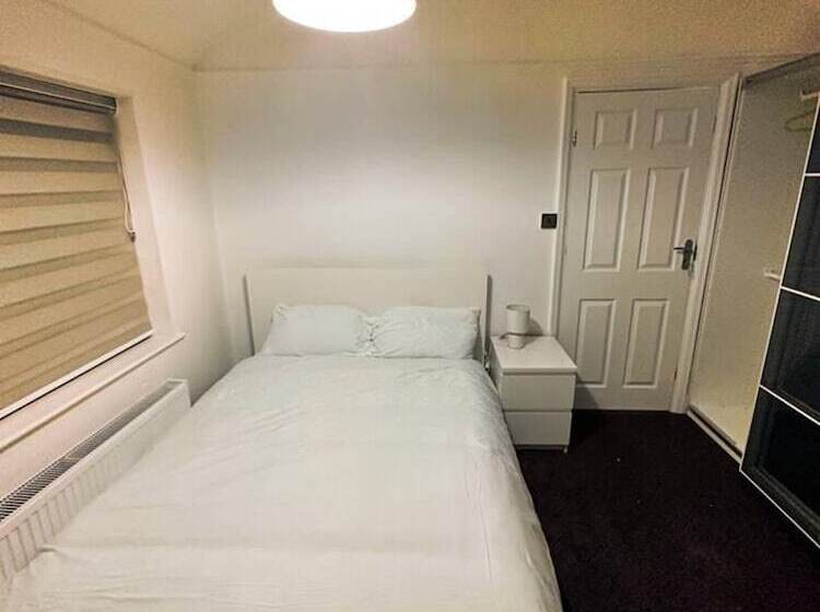 اقامتگاه Serenity Haven 4 Bed With Hottub,games,gym & More