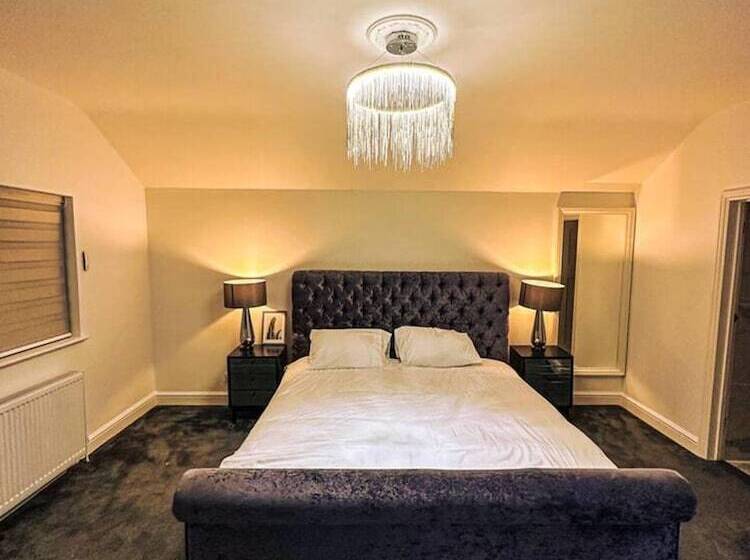 اقامتگاه Serenity Haven 4 Bed With Hottub,games,gym & More