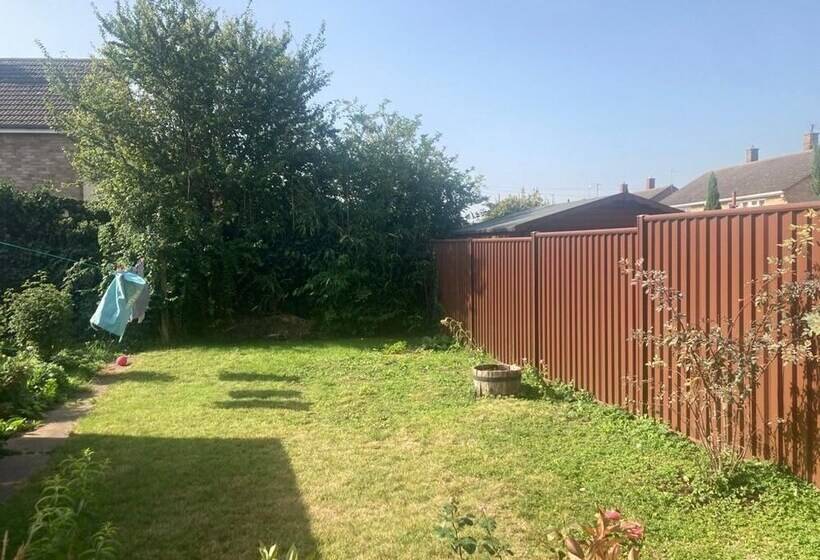 إقامة Stunning 3  Bed Semi Detached House In Cambridge