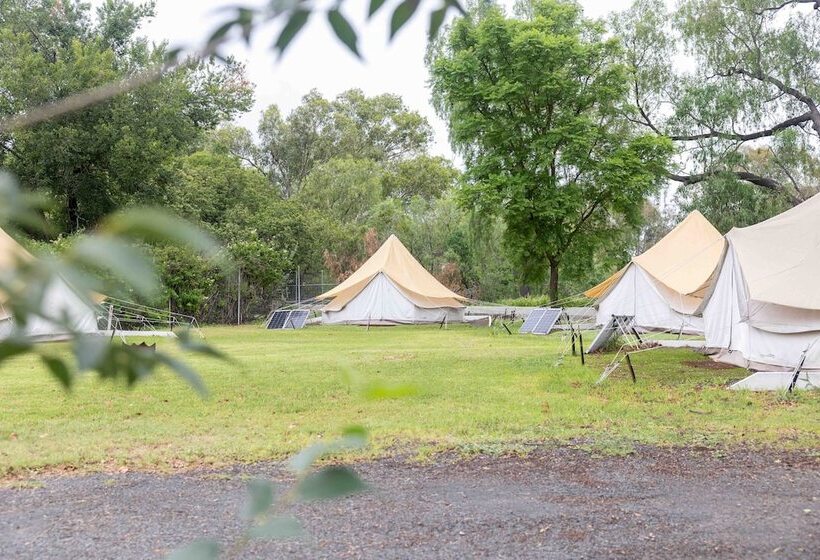 渡假胜地  Coonamble Riverside Caravan Park