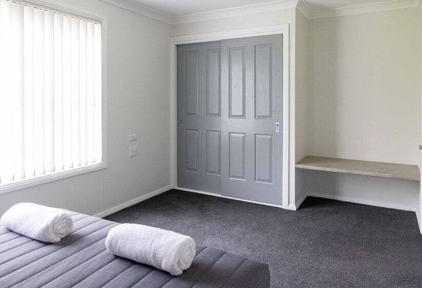 אתר נופש Coonamble Riverside Caravan Park