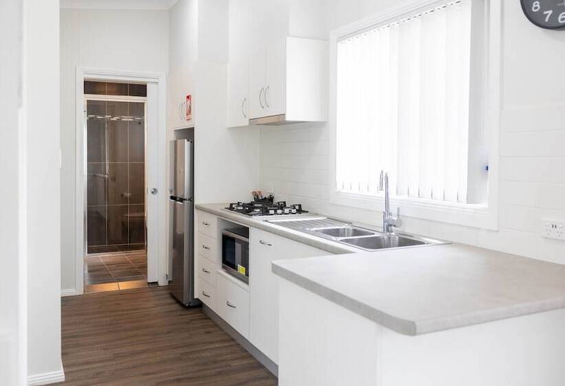 אתר נופש Coonamble Riverside Caravan Park