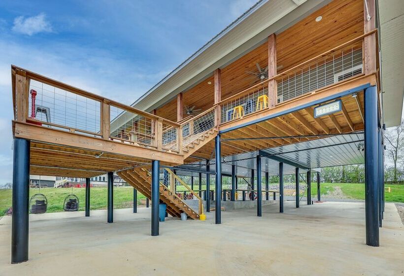 Riverfront Arkansas Abode W/ Deck & Grill!