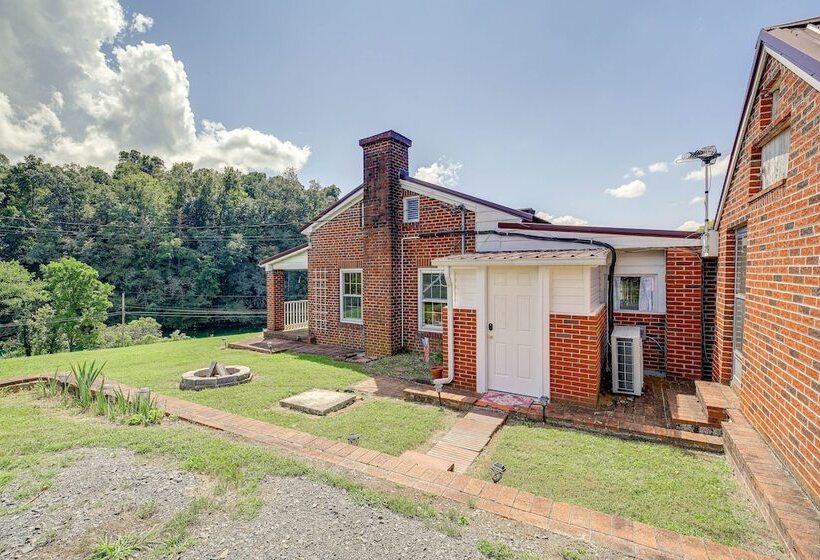 Riverfront Bluff City Retreat W/ Patio & Grill!