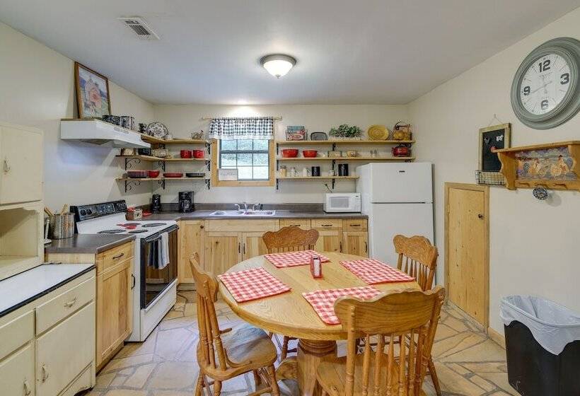 Riverfront Briceville Cabin W/ Patio & Fire Pit!