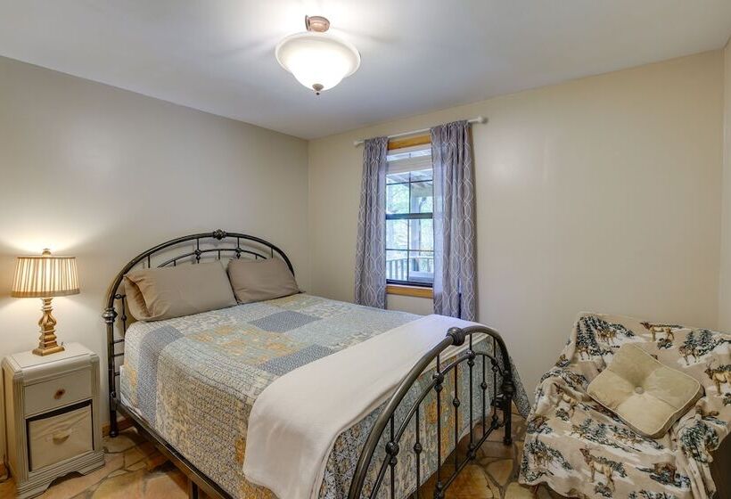 Riverfront Briceville Cabin W/ Patio & Fire Pit!