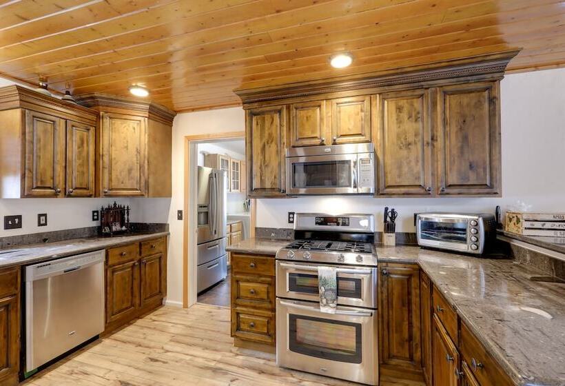 Rural Cabin Bordering Coconino National Forest!