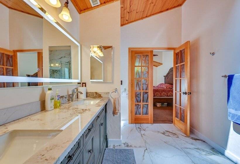 Rural Cabin Bordering Coconino National Forest!