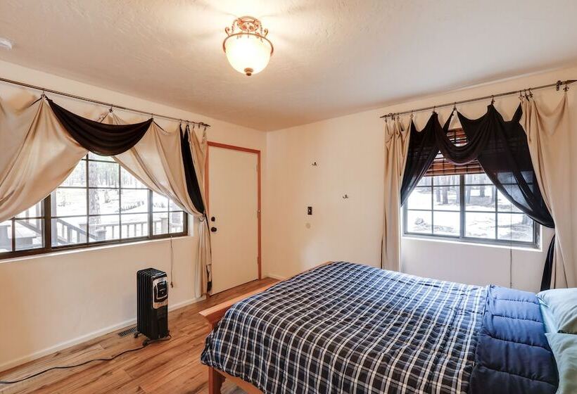 Rural Cabin Bordering Coconino National Forest!