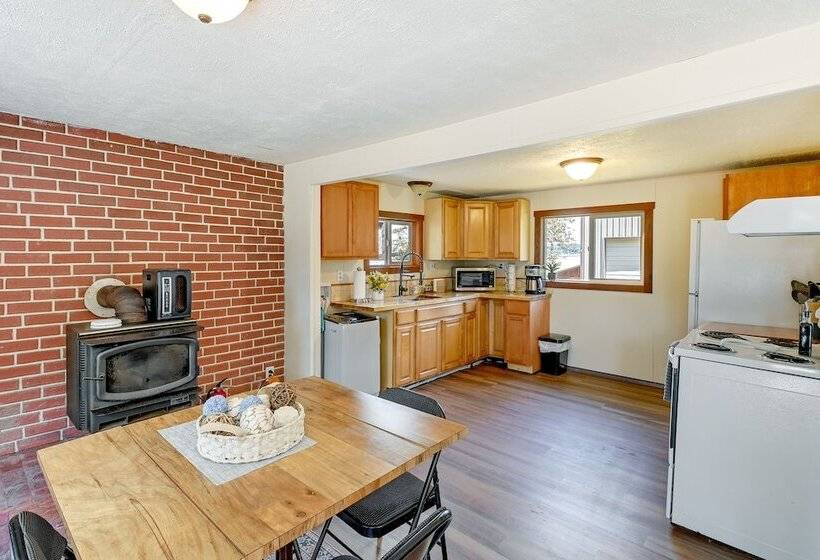 Rustic Allyn Cabin: Private Isl Community W/ Kayak