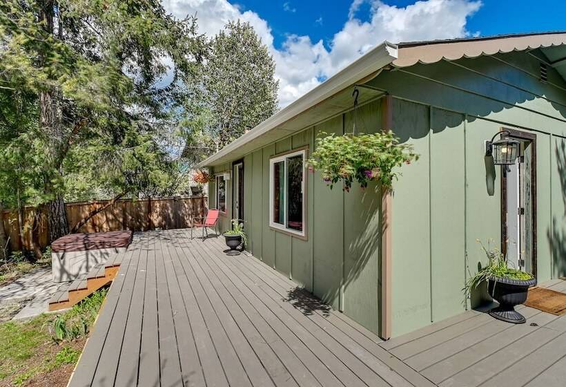 Rustic Allyn Cabin: Private Isl Community W/ Kayak