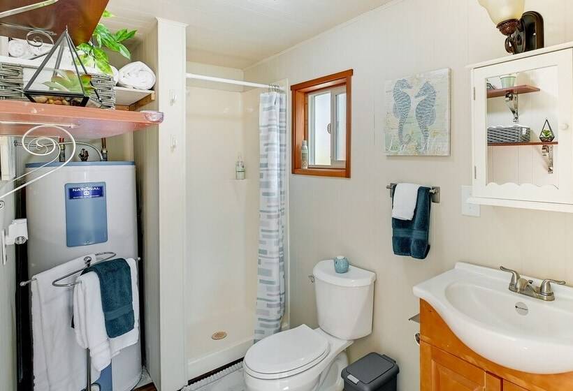 Rustic Allyn Cabin: Private Isl Community W/ Kayak