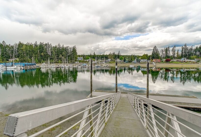 Rustic Allyn Cabin: Private Isl Community W/ Kayak