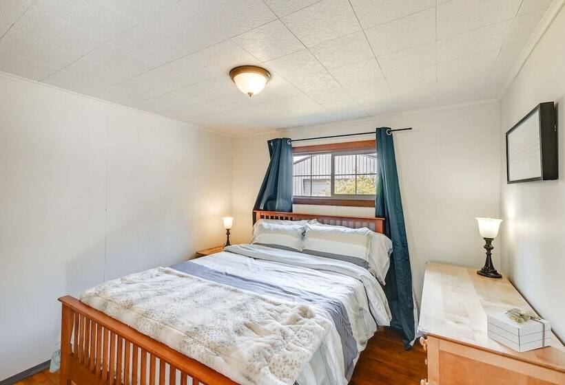 Rustic Allyn Cabin: Private Isl Community W/ Kayak