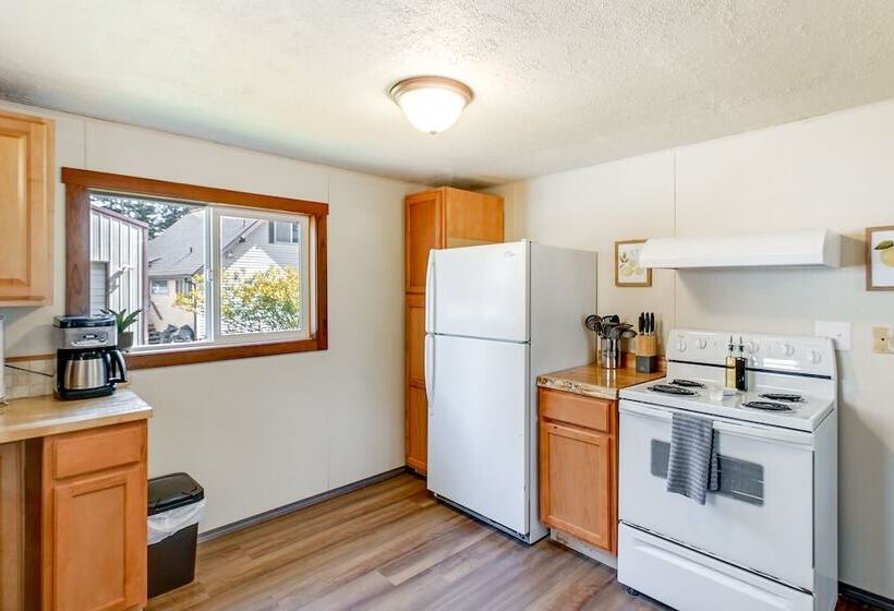 Rustic Allyn Cabin: Private Isl Community W/ Kayak