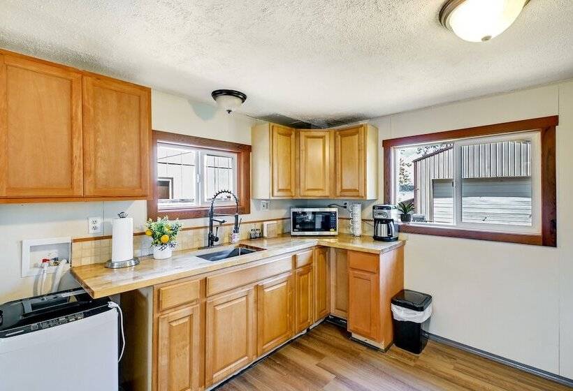 Rustic Allyn Cabin: Private Isl Community W/ Kayak