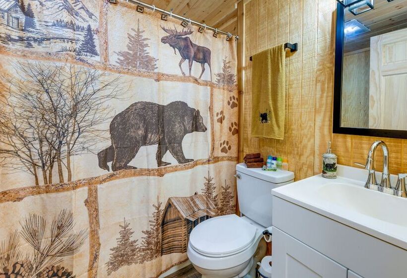 Furnished Deck: Rustic Cabin In Cosby!