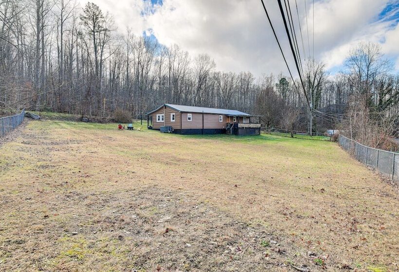 Furnished Deck: Rustic Cabin In Cosby!