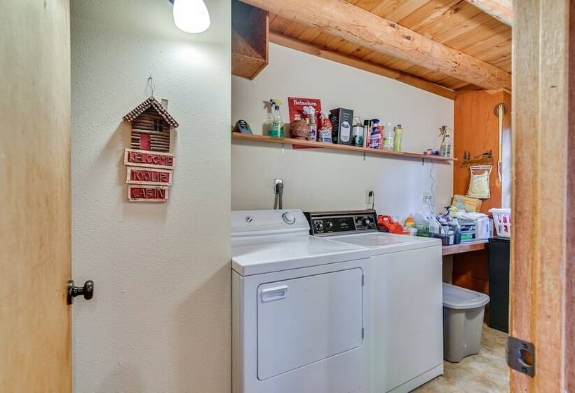 Rustic Government Camp Cabin W/ Mountain Views!